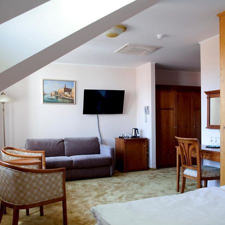 Wellness Hotel Ida ฟรันทิชโกวี ลาซเน ภายนอก รูปภาพ