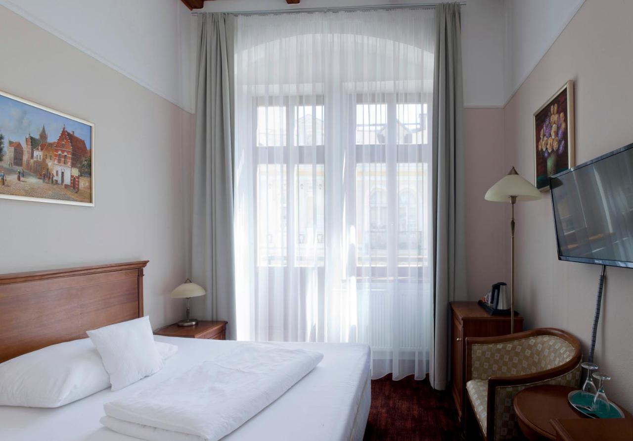 Wellness Hotel Ida ฟรันทิชโกวี ลาซเน ภายนอก รูปภาพ