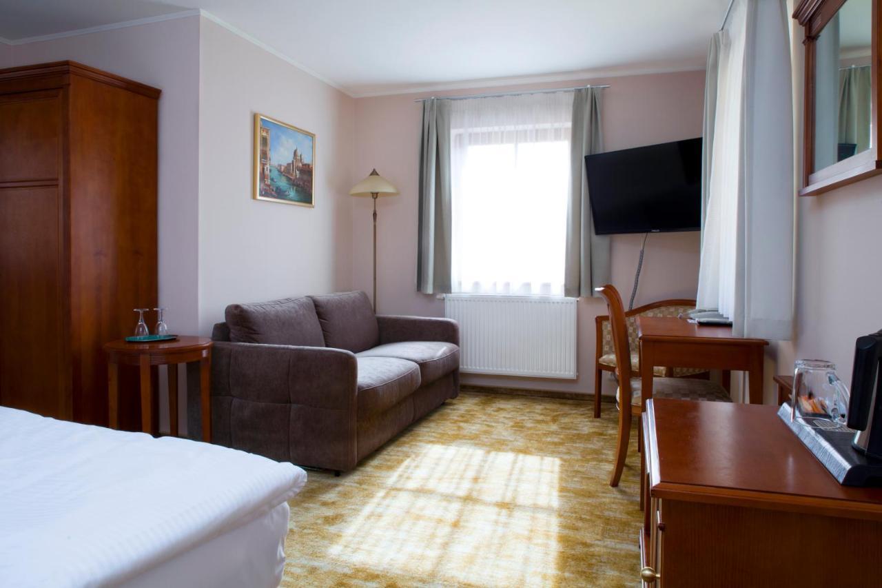 Wellness Hotel Ida ฟรันทิชโกวี ลาซเน ภายนอก รูปภาพ